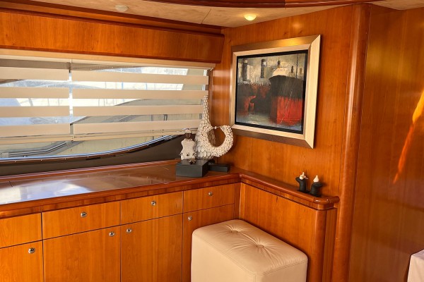 2003 Ferretti 680