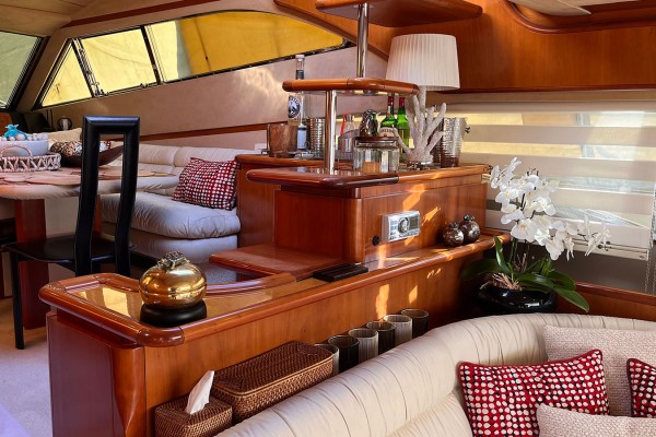 2003 Ferretti 680
