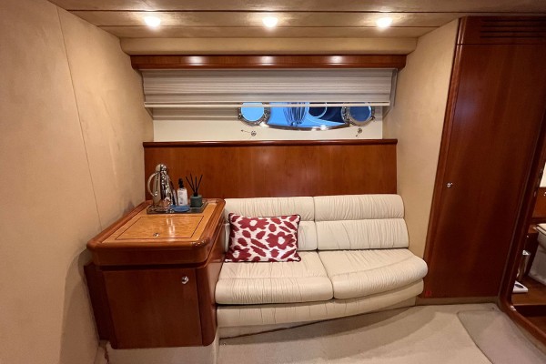 2003 Ferretti 680