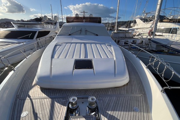 2003 Ferretti 680