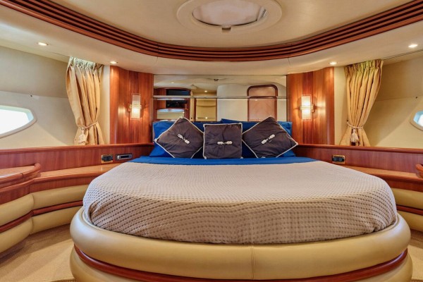 2006 Azimut 68 Evo