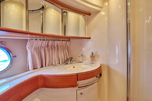 2006 Azimut 68 Evo