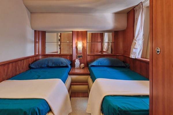 2006 Azimut 68 Evo