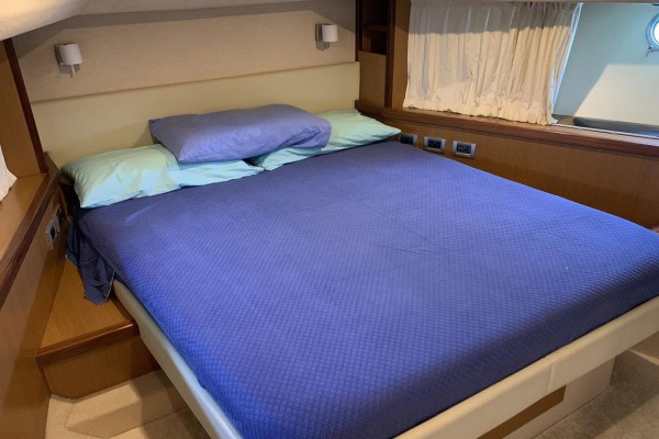 2008 Ferretti 630