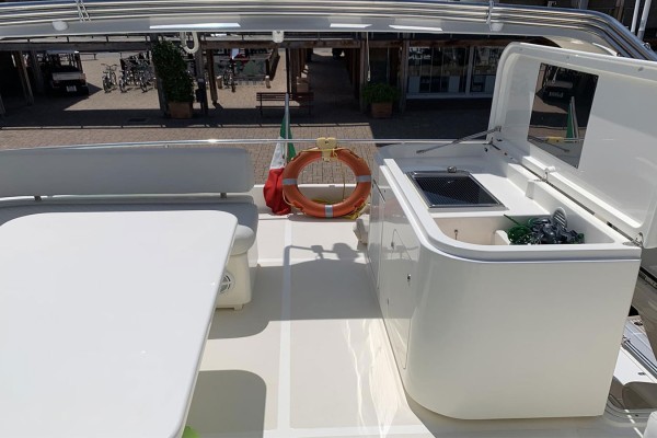 2008 Ferretti 630