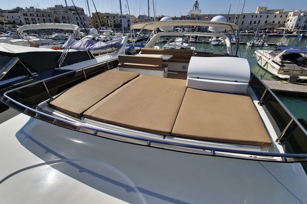 2006 Ferretti 630