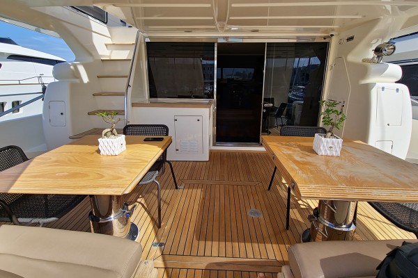 2006 Ferretti 630