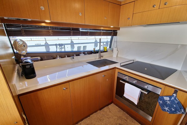 2006 Ferretti 630