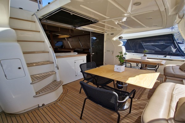 2006 Ferretti 630