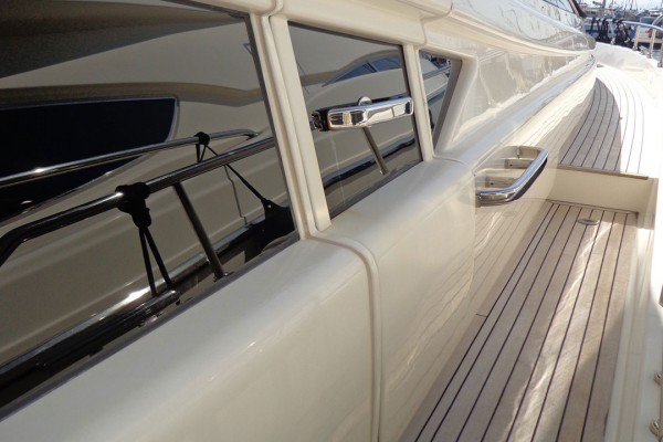 2007 Ferretti 830 HT