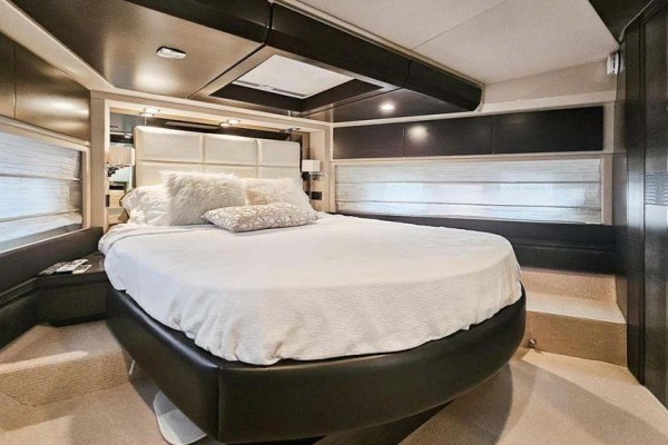 2013 Azimut 70 Fly