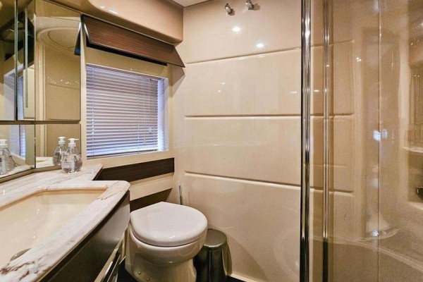 2013 Azimut 70 Fly