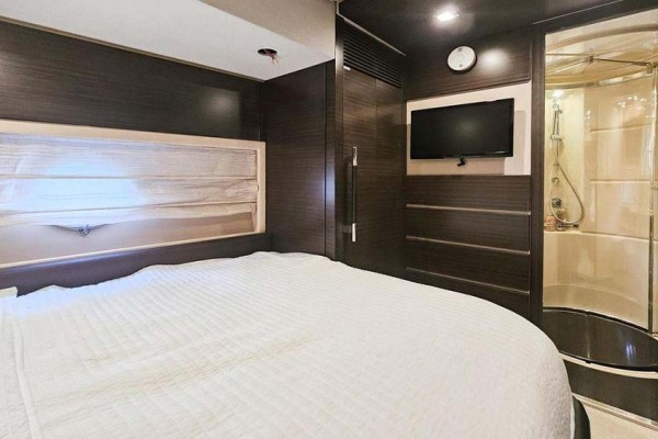 2013 Azimut 70 Fly