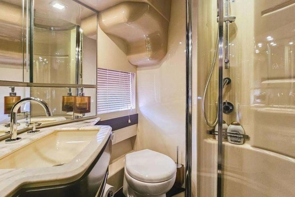 2013 Azimut 70 Fly