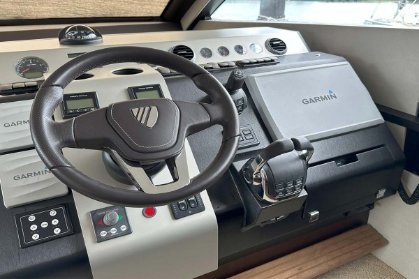 2016 Fairline Squadron 48