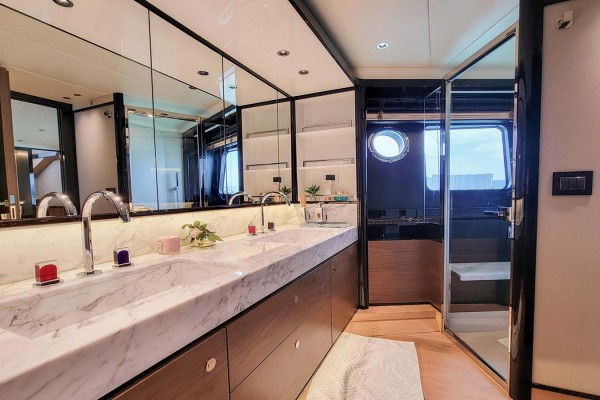2020 Absolute Navetta 73