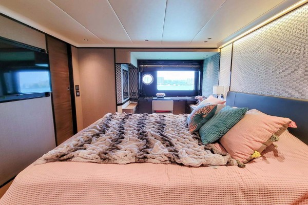 2020 Absolute Navetta 73