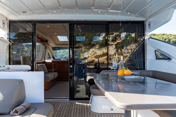 2007 Princess V65