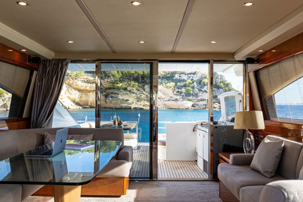 2007 Princess V65