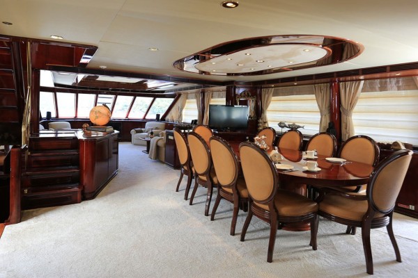 2004 Westport 42m