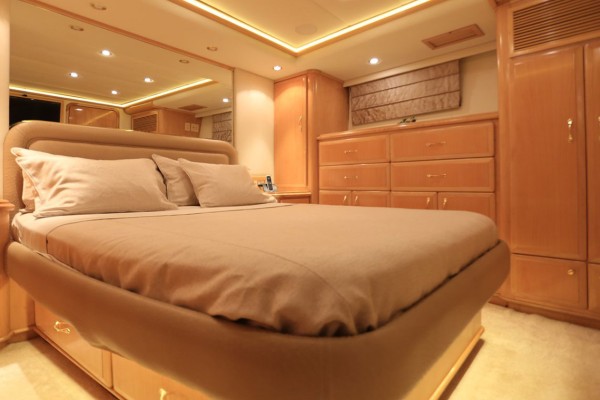 2004 Westport 42m