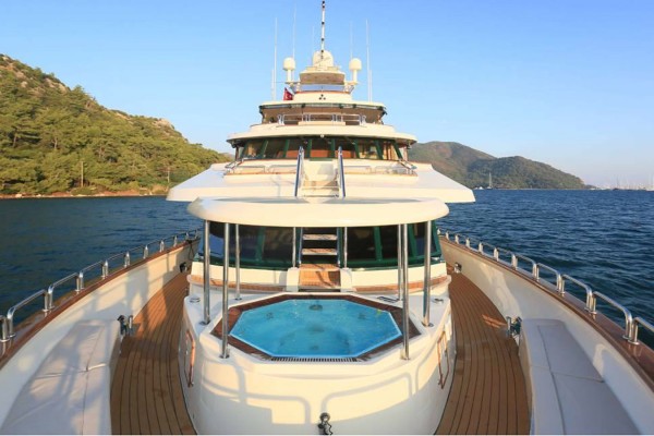 2004 Westport 42m