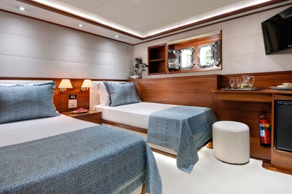 2011 Ruth Yachting 41m