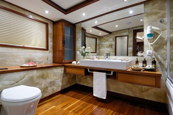 2011 Ruth Yachting 41m