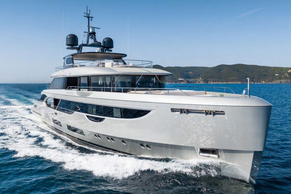 2021 Benetti Oasis 40m
