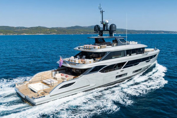 2021 Benetti Oasis 40m