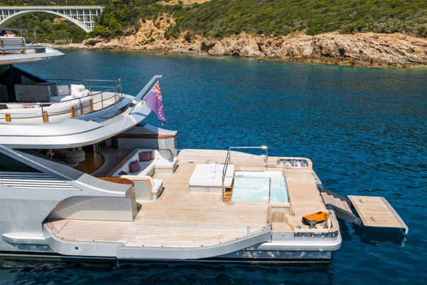 2021 Benetti Oasis 40m
