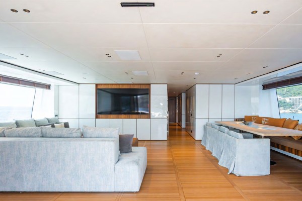2021 Benetti Oasis 40m