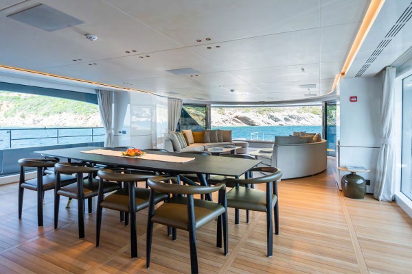 2021 Benetti Oasis 40m