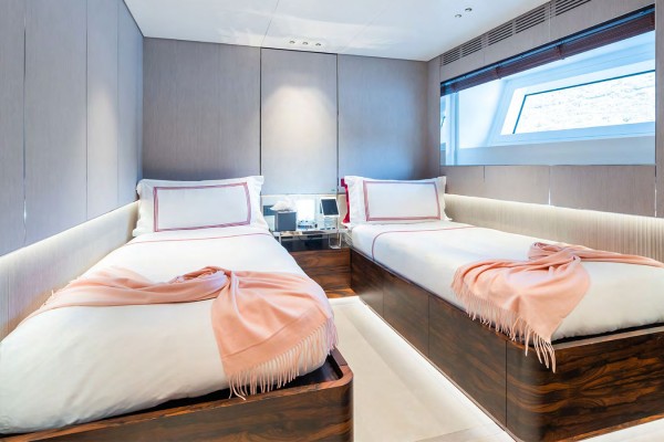 2021 Benetti Oasis 40m