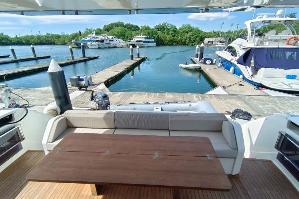 2020 Ferretti 670