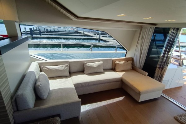 2020 Ferretti 670