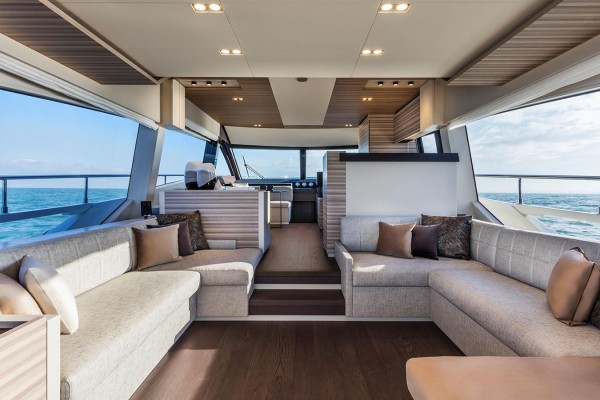2020 Ferretti 670