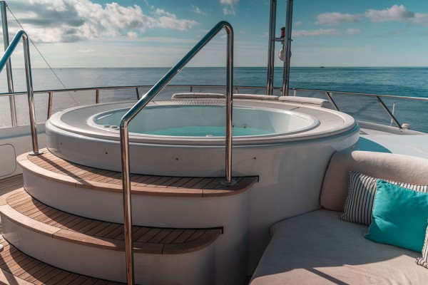 2003 Heesen 44m
