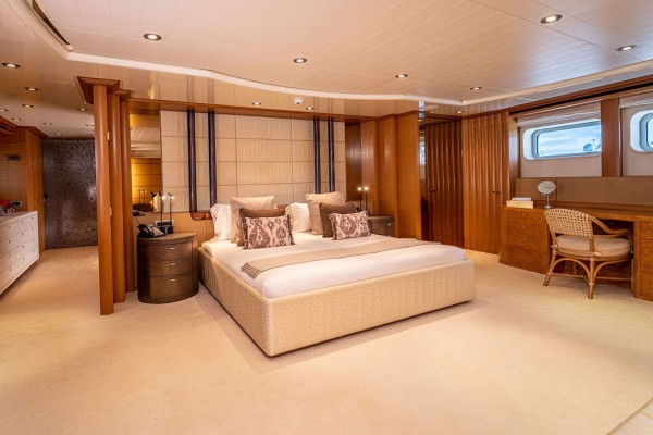 2003 Heesen 44m