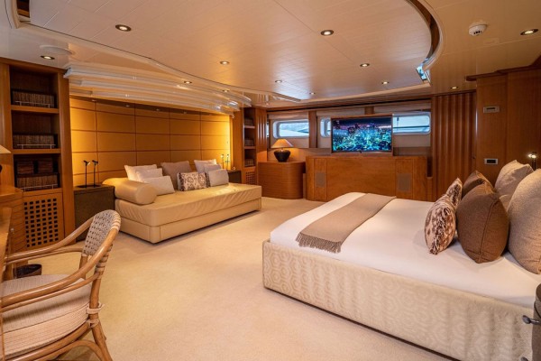 2003 Heesen 44m