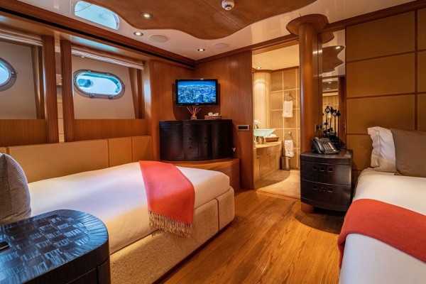 2003 Heesen 44m