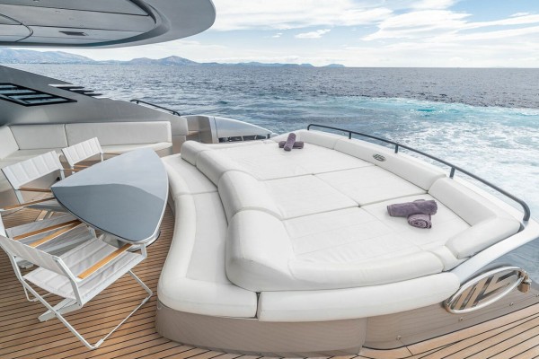 2004 Pershing 115