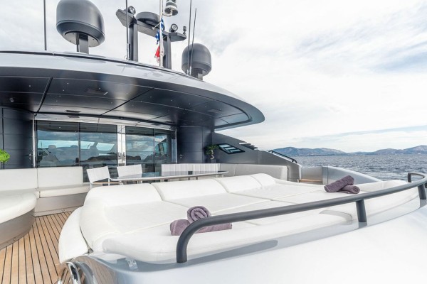 2004 Pershing 115