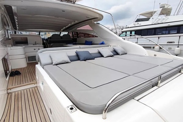 2004 Princess V58