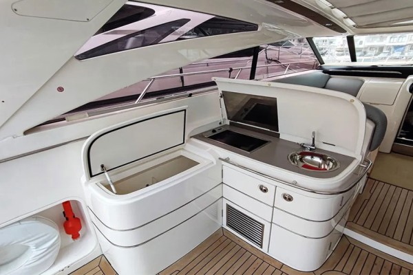 2004 Princess V58