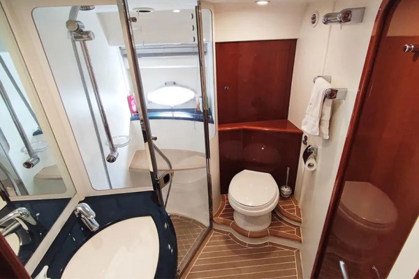 2004 Princess V58