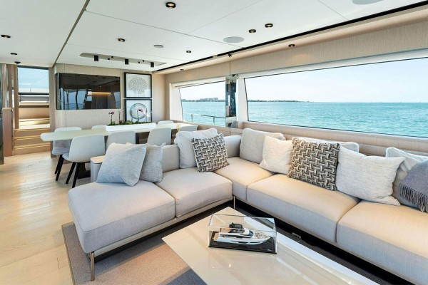 2023 Ferretti 780