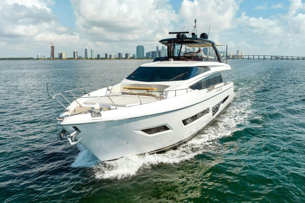 2023 Ferretti 780