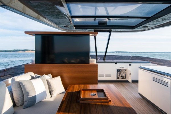 2021 Ferretti 850