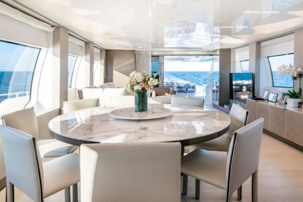 2021 Ferretti 850